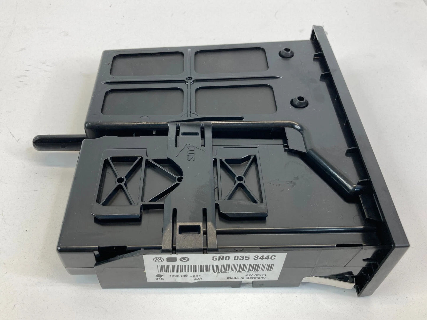 2009-2011 VOLKSWAGEN TIGUAN MULTIMEDIA INTERFACE CONTROL MODULE 5N0-035-342D