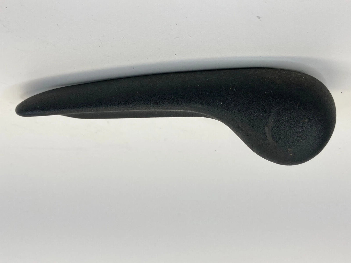 2006-2008 PONTIAC GRAND PRIX LEFT SIDE SEAT RECLINER HANDLE LEVER 16804445
