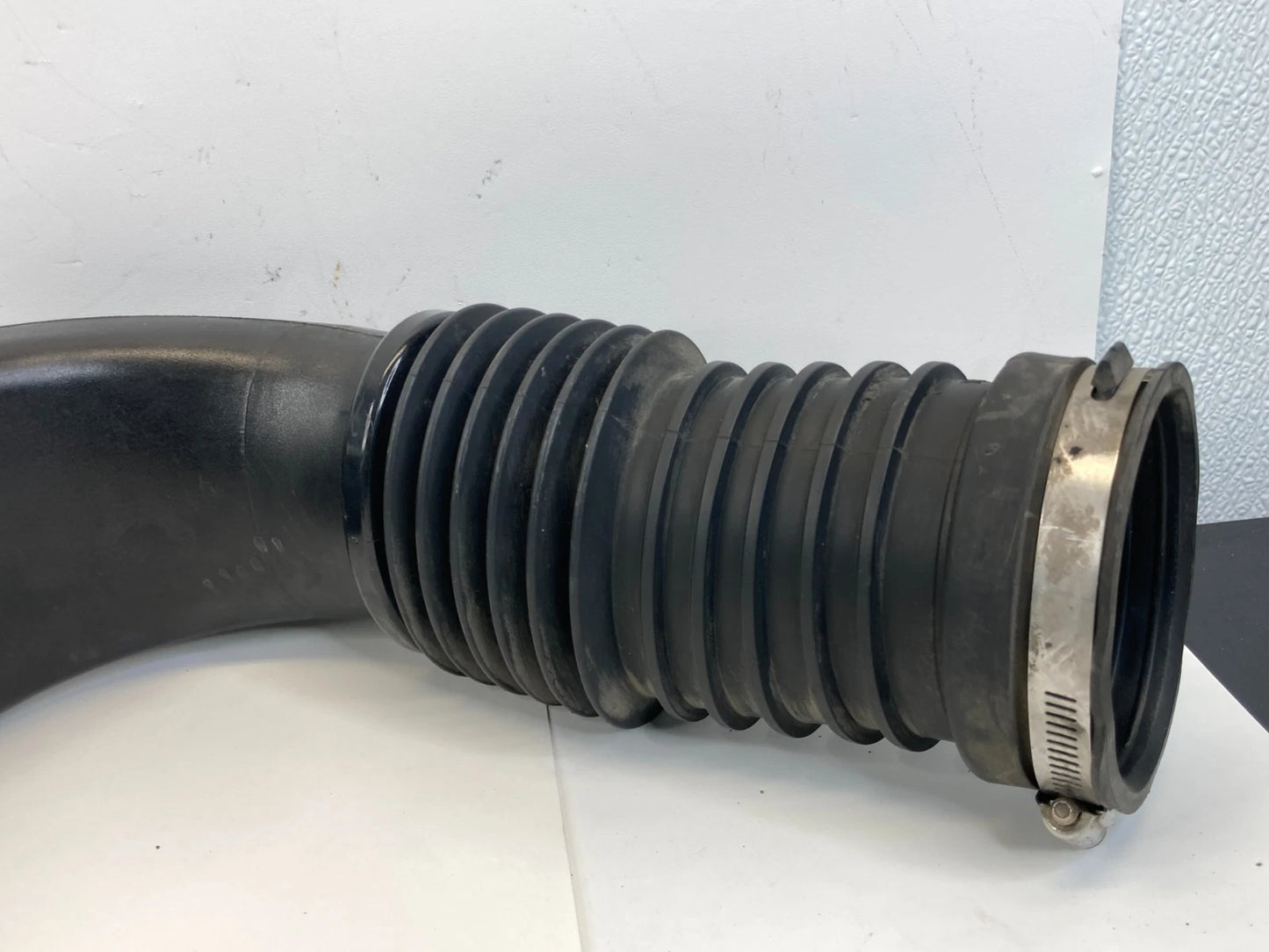 2014-2016 Dodge Dart 2.4L L4 A/T Air Cleaner Intake Resonator Tube Assy OEM