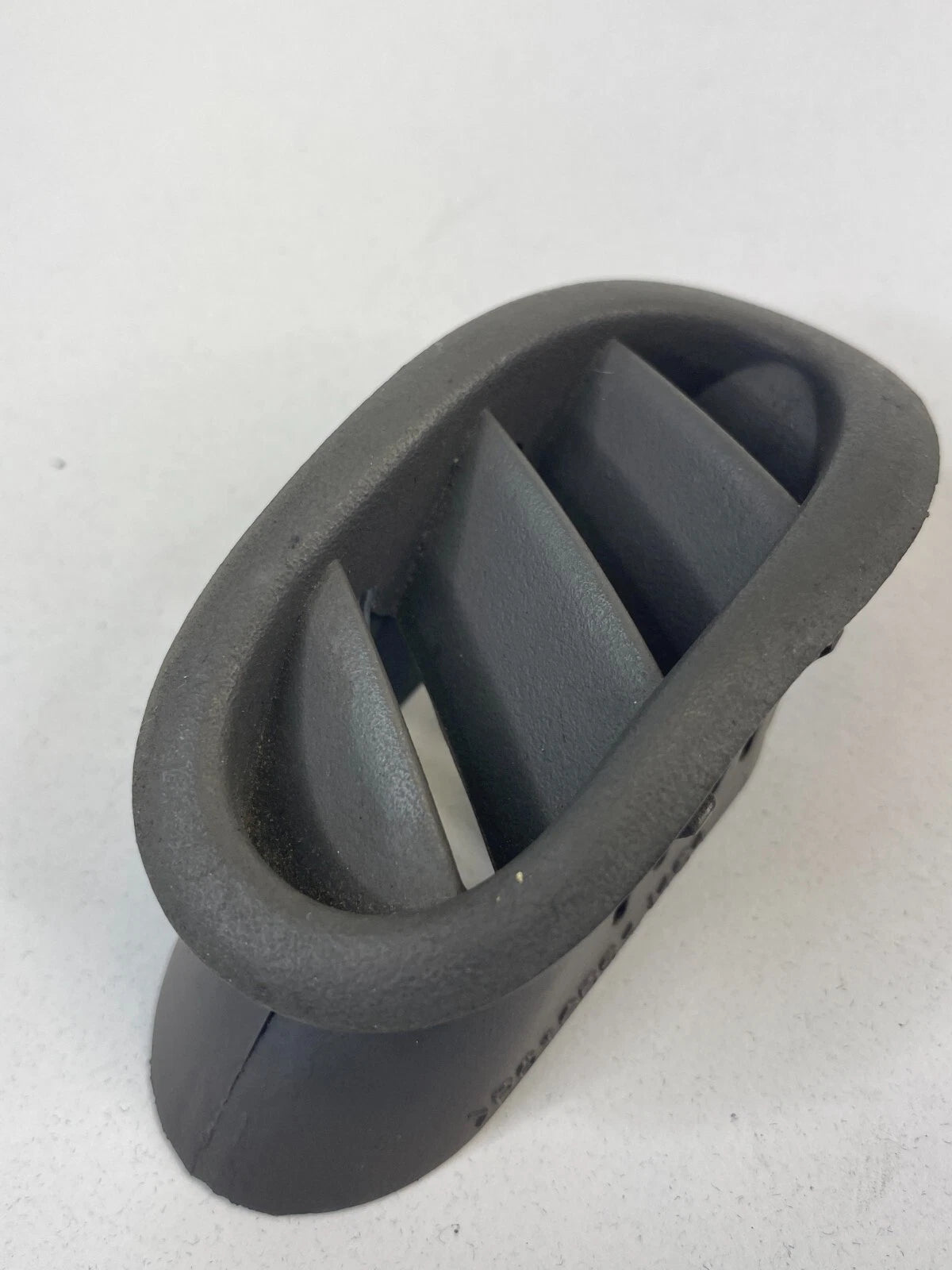 01-07 DODGE GRAND CARAVAN DASH RIGHT A/C AIR DEFROSTER DEFROST VENT SJ13TRMAA