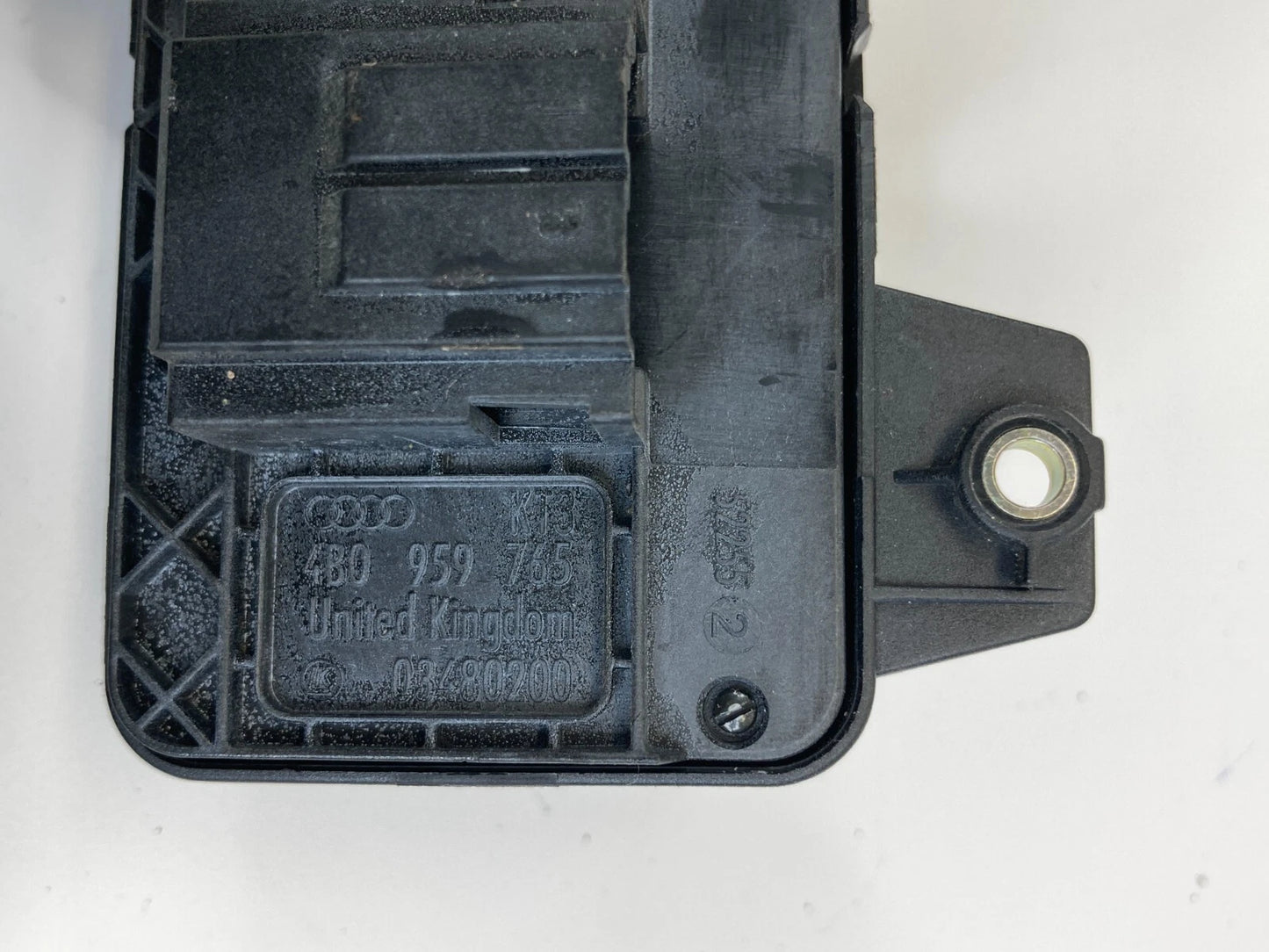 1998-2004 AUDI A6 QUATTRO FRONT LEFT POWER SEAT ADJUSTER SWITCH 4B0-959-765 OEM
