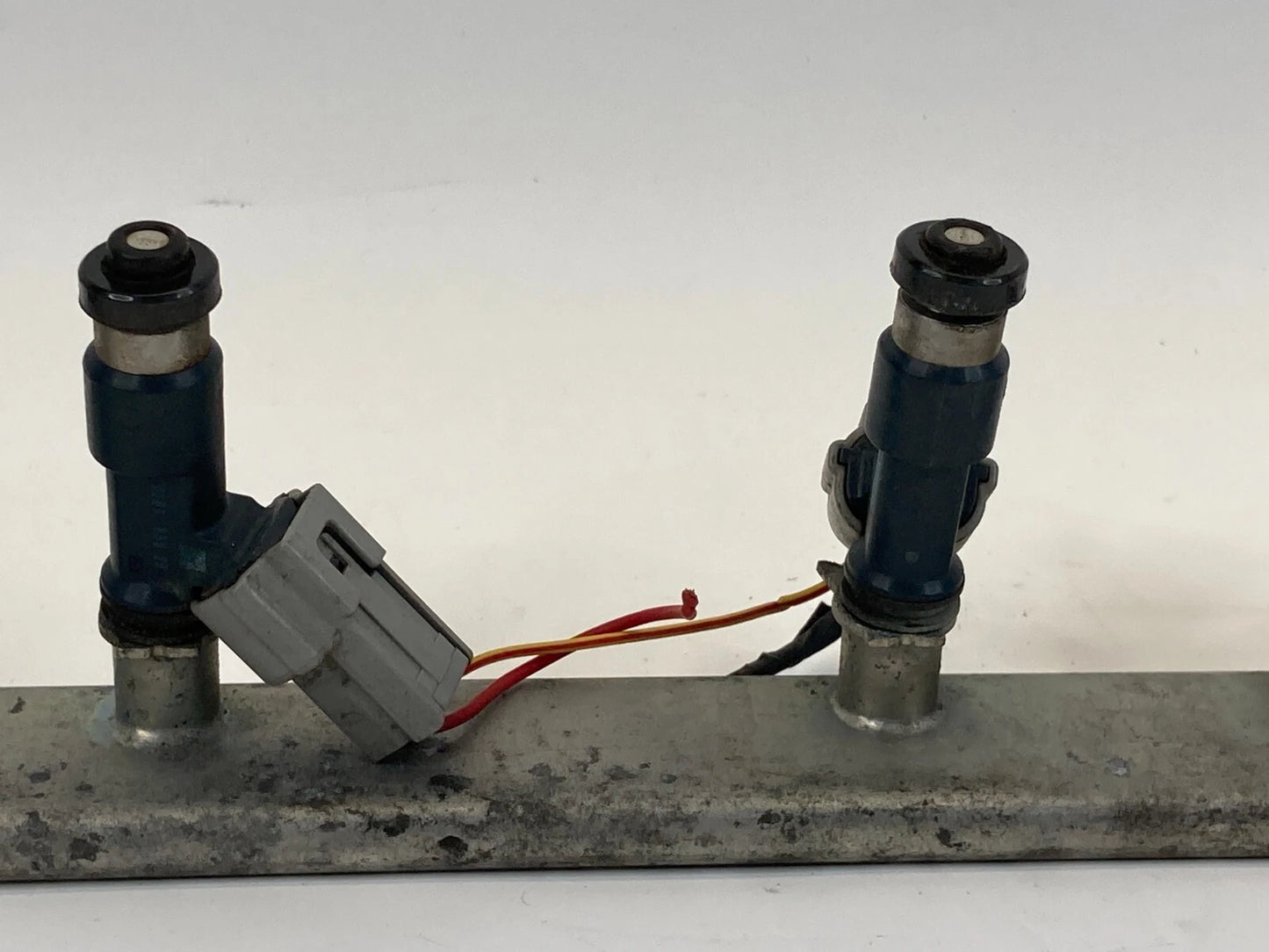 06 07 08 09 10 11 12 MITSUBISHI GALANT A/T FUEL INJECTION RAIL W/ INJECTORS