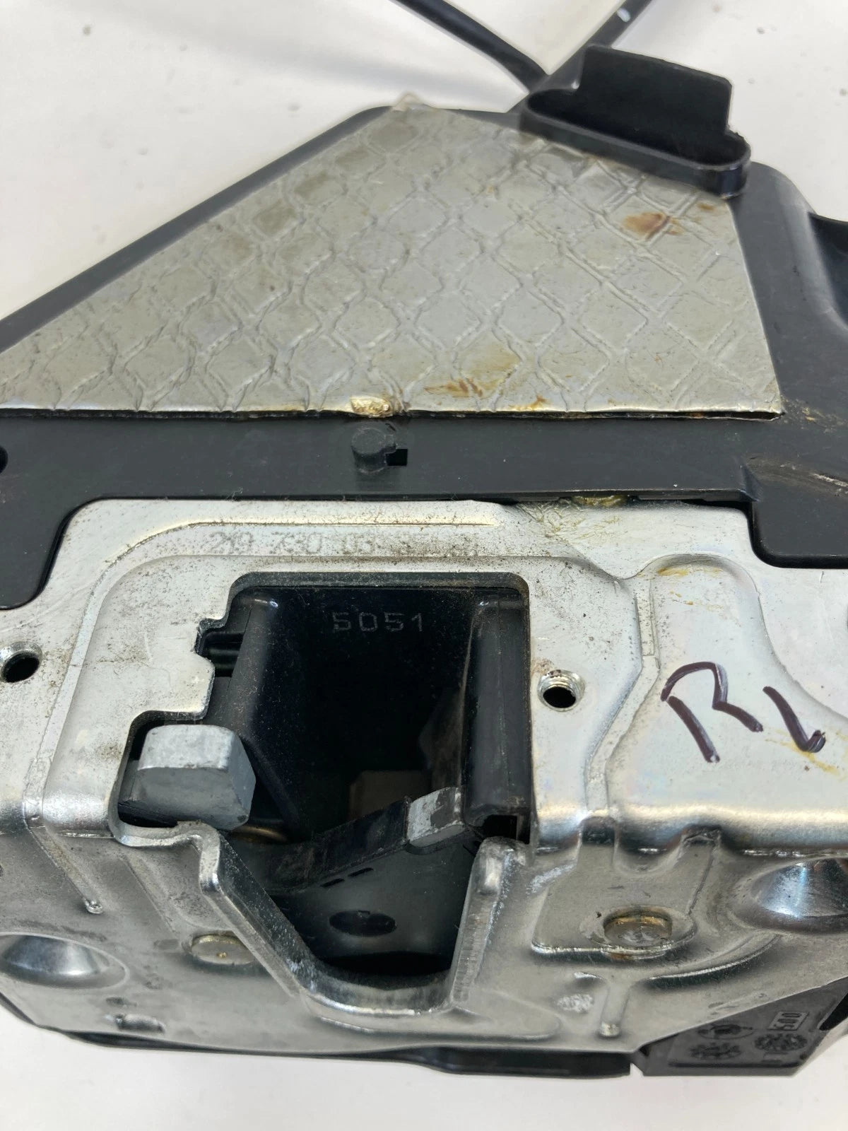 2006 MERCEDES-BENZ CLS500 REAR LEFT SIDE DOOR LOCK LATCH ACTUATOR 2197300335 OEM