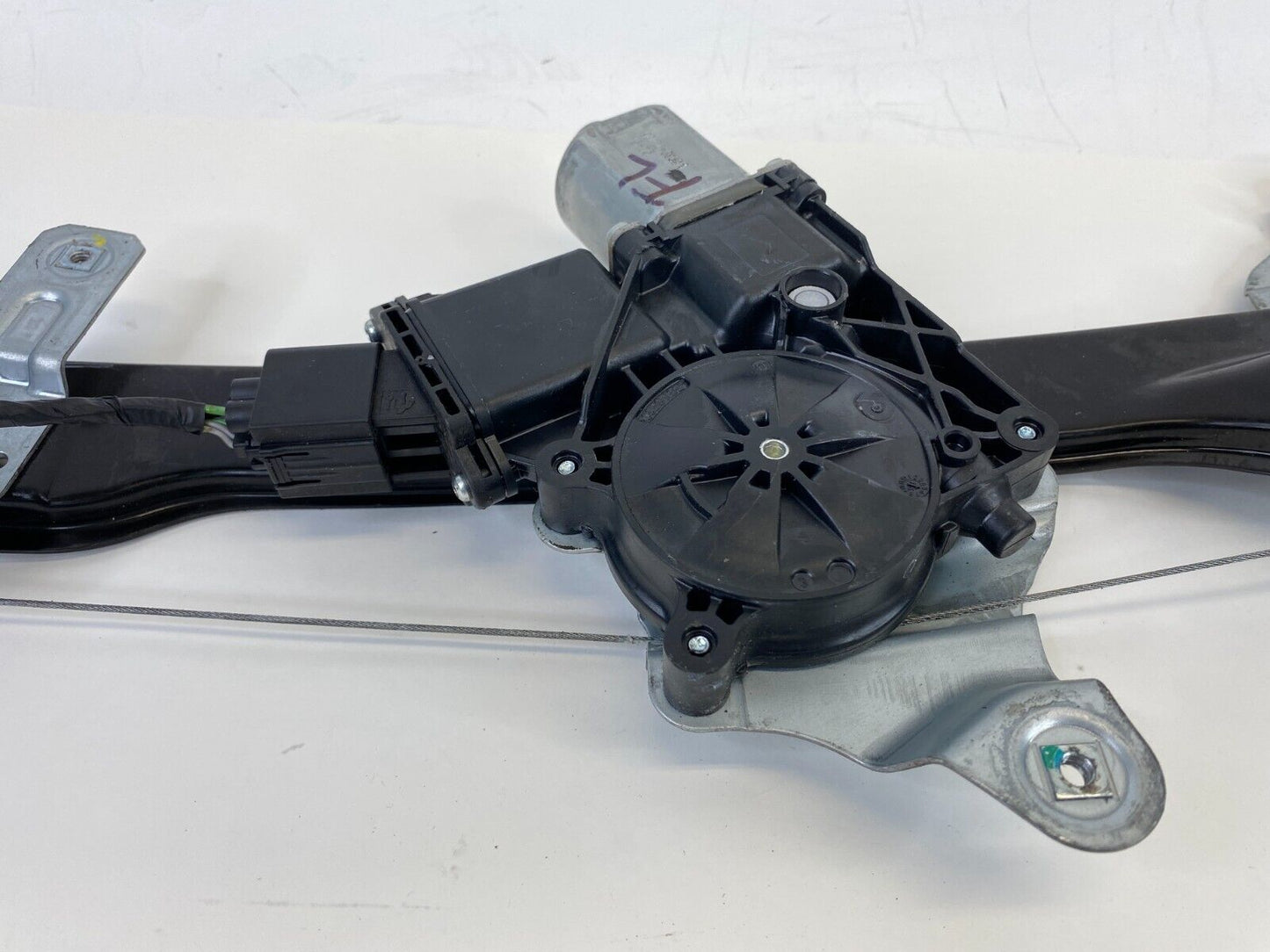 13-18 Chevrolet Sonic Front Left Door Power Window Regulator w/ Motor 98820-J302