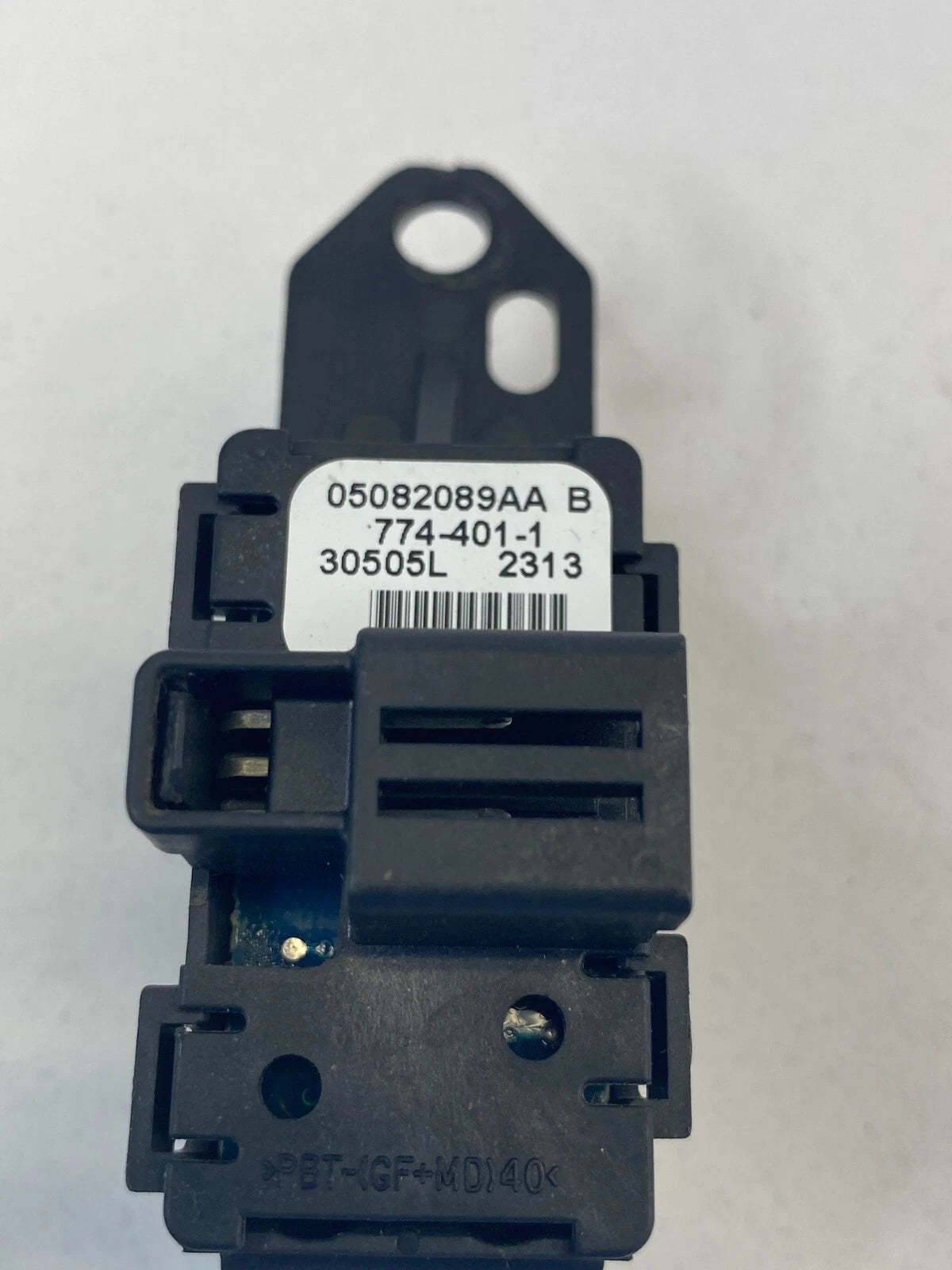 04-08 CHRYSLER PACIFICA REAR LEFT DOOR POWER WINDOW CONTROL SWITCH 05082089AA