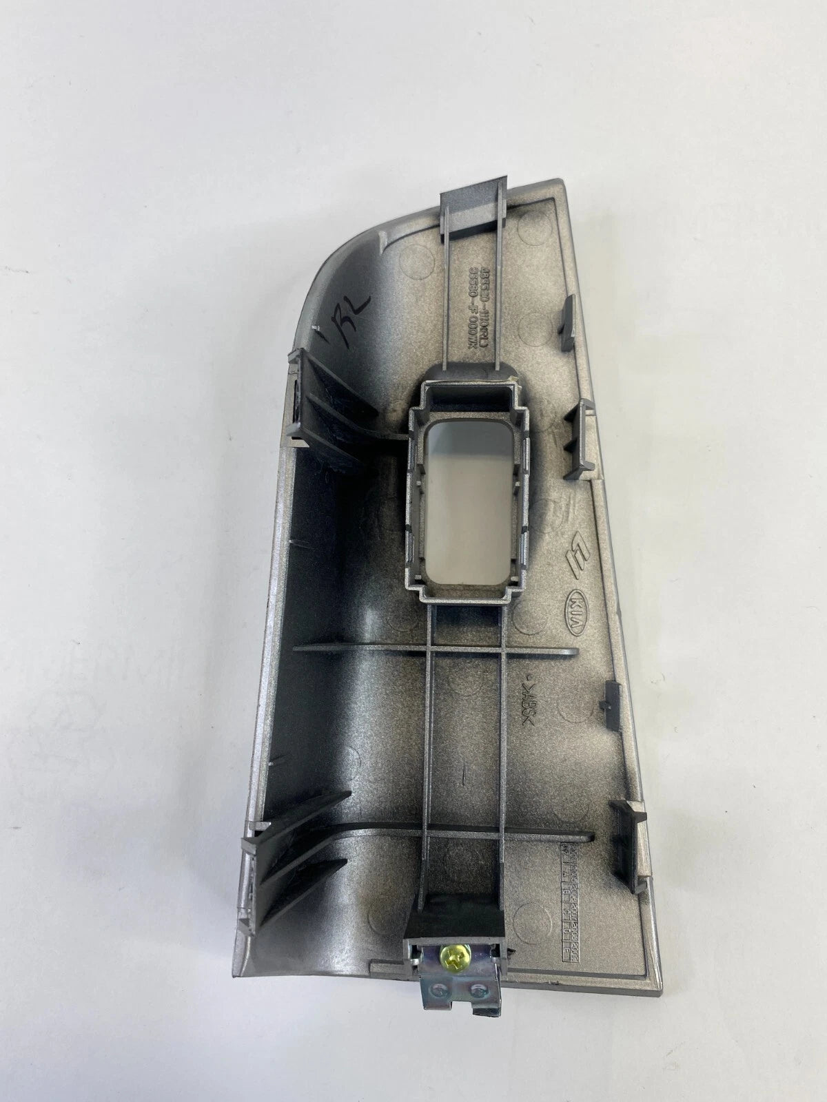 2005-2010 KIA SPORTAGE REAR LEFT WINDOW SWITCH BEZEL TRIM PANEL OEM 93580-1F000