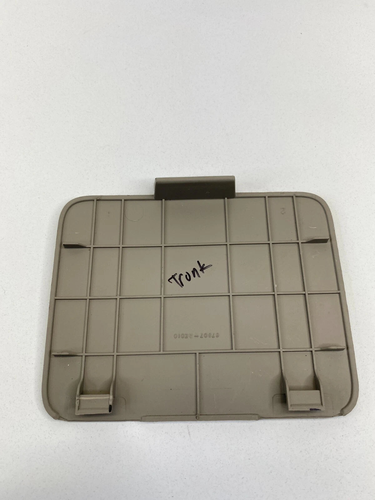 2004-2010 TOYOTA SIENNA LIFTGATE ACCESS PANEL COVER CAP TRIM 67807-AE010 OEM
