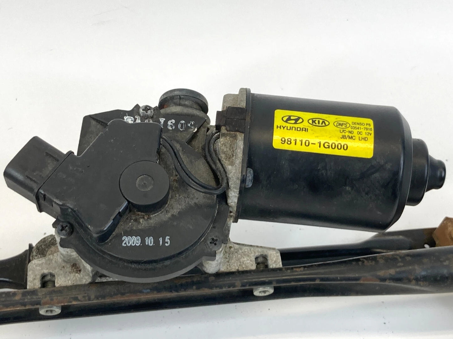 2006 07 08 09 10 2011 KIA RIO RIO5 FRONT WINDSHIELD WIPER MOTOR 98110-1G000 OEM