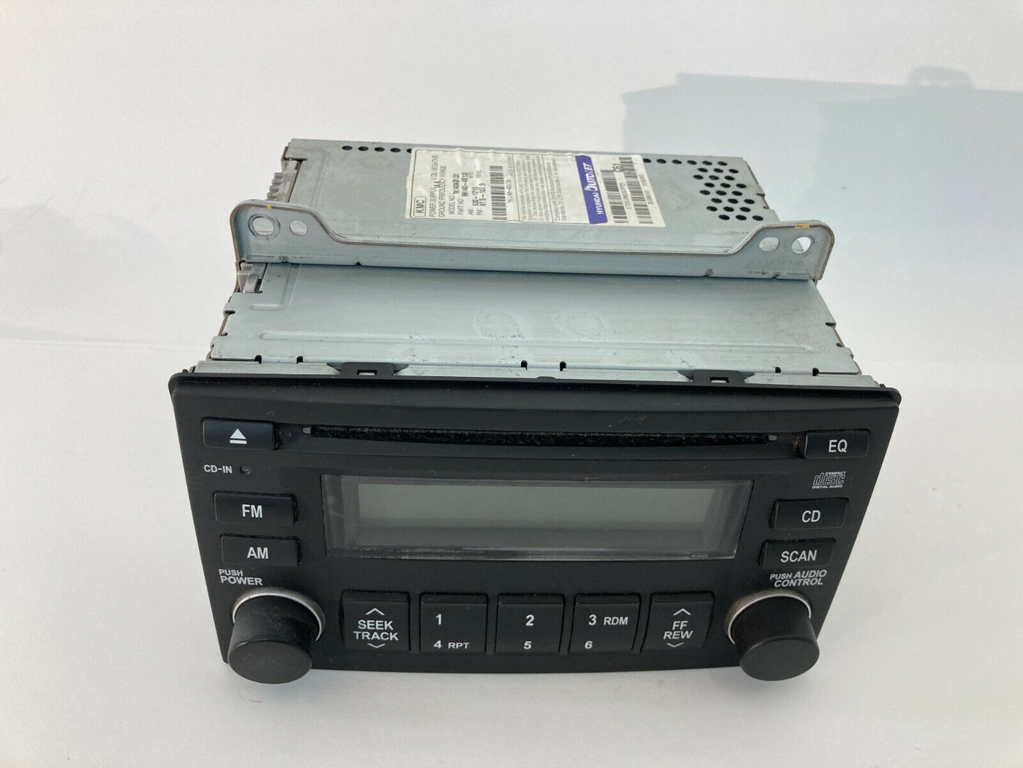 2008 Hyundai Entourage Radio CD Player Audio Assembly CAT 96140-4D130 OEM