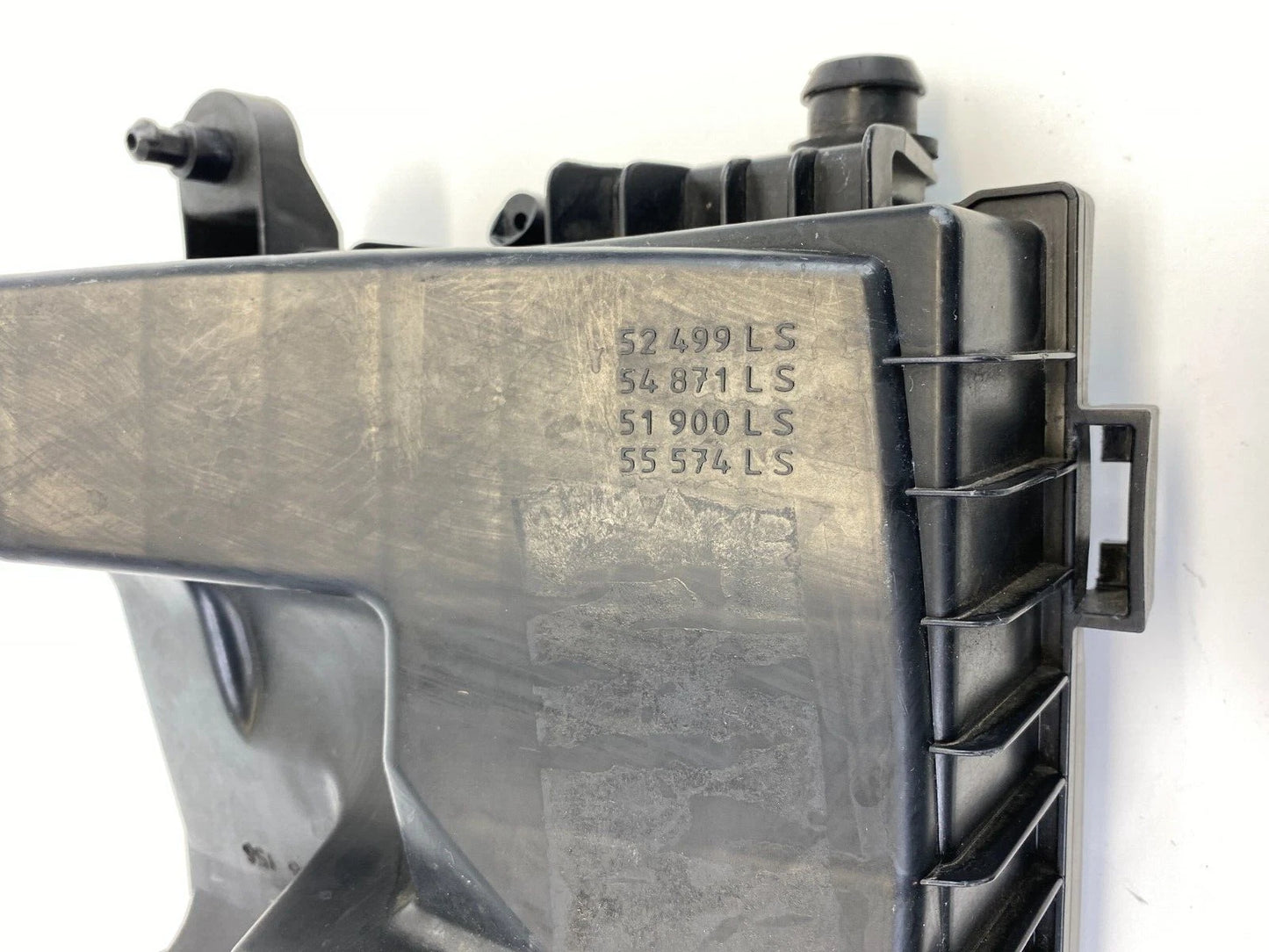 2003-2011 SAAB 9-3 2.0L AIR INTAKE CLEANER LOWER COVER BODY HOUSING 52499LS