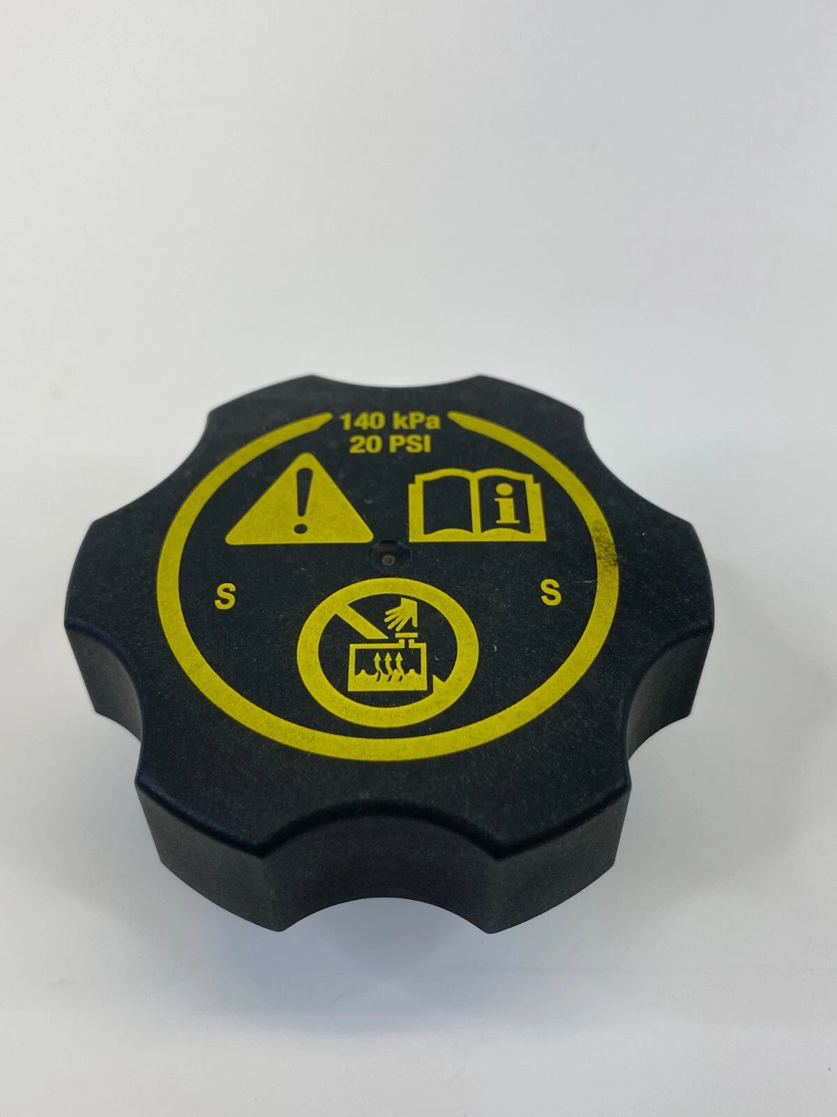 2013-2016 CHEVROLET CHEVY SPARK RADIATOR COOLANT RESERVOIR TANK CAP COVER OEM