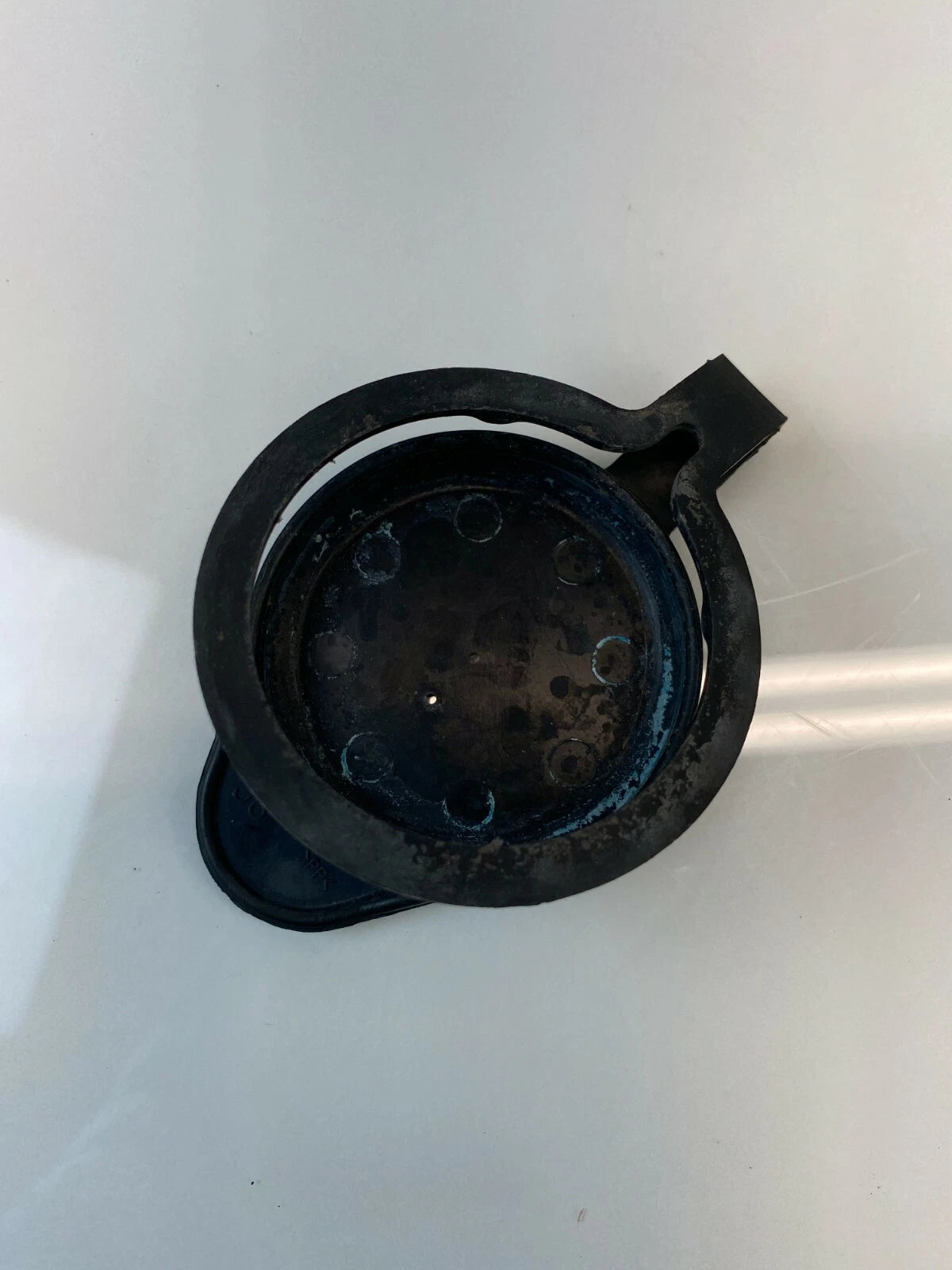 2005-2009 CHEVROLET CHEVY EQUINOX WINDSHIELD WASHER FLUID RESERVOIR CAP LID OEM