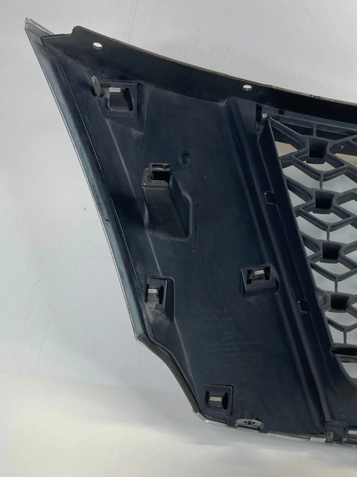 2013-2016 Nissan Pathfinder Front Upper Grill Grille W/O Camera 62310-3KN0A OEM
