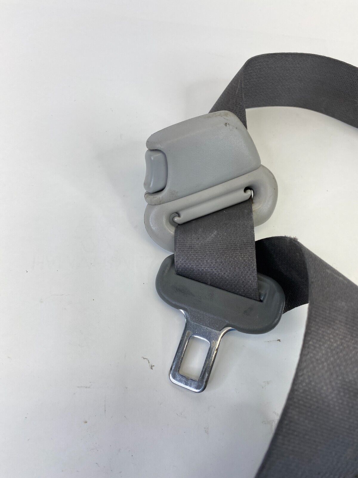 2004-2006 Mazda MPV Front Right Passenger Side Seat Belt Rectractor OEM