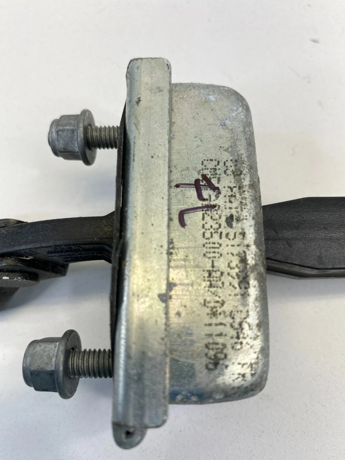 2012-2018 FORD FOCUS FRONT LEFT DOOR CHECK STOP STOPPER DETENT CME1-A23500-AA