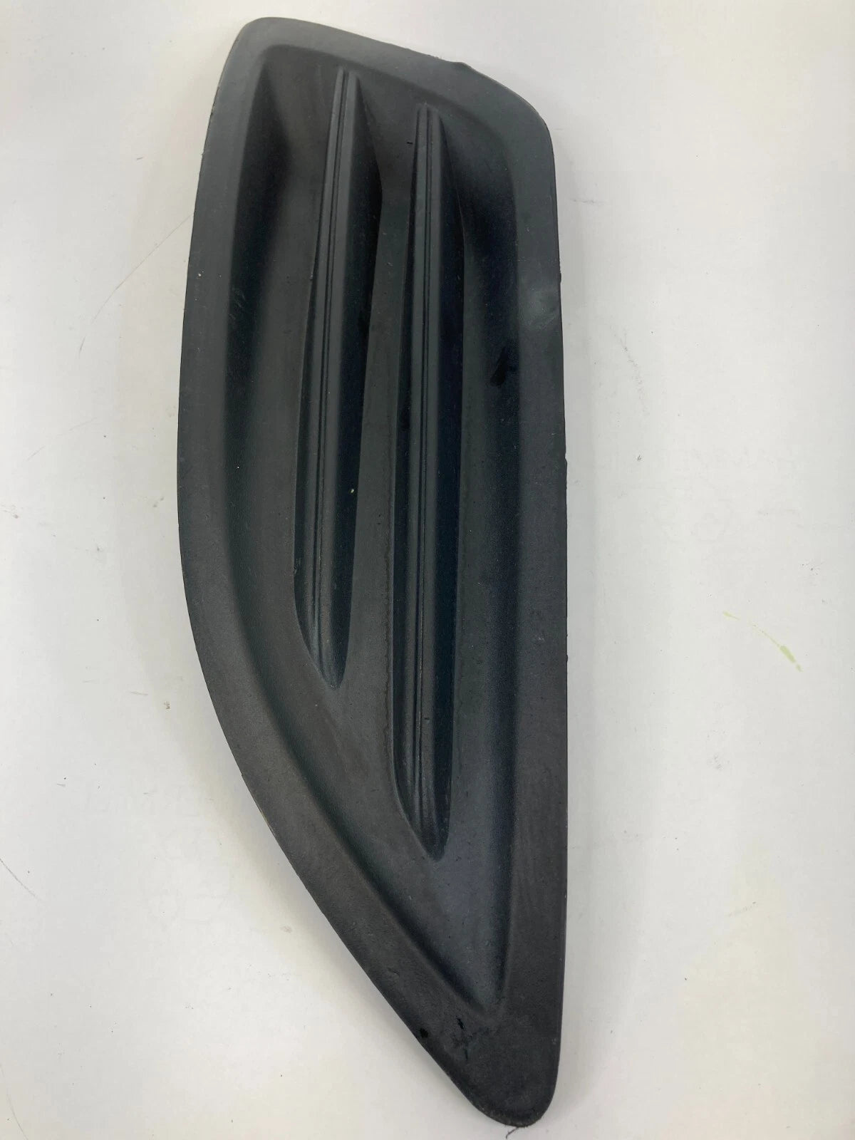 2014-2019 FORD FIESTA FRONT LEFT DRIVER FOG LIGHT COVER BEZEL D2BB-15A222-BAW