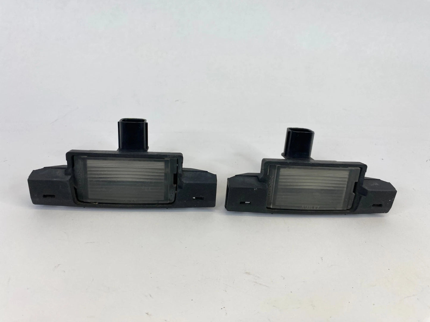 2003-2008 HONDA ELEMENT REAR TRUNK LICENSE PLATE LIGHT LAMP PAIR SET OEM