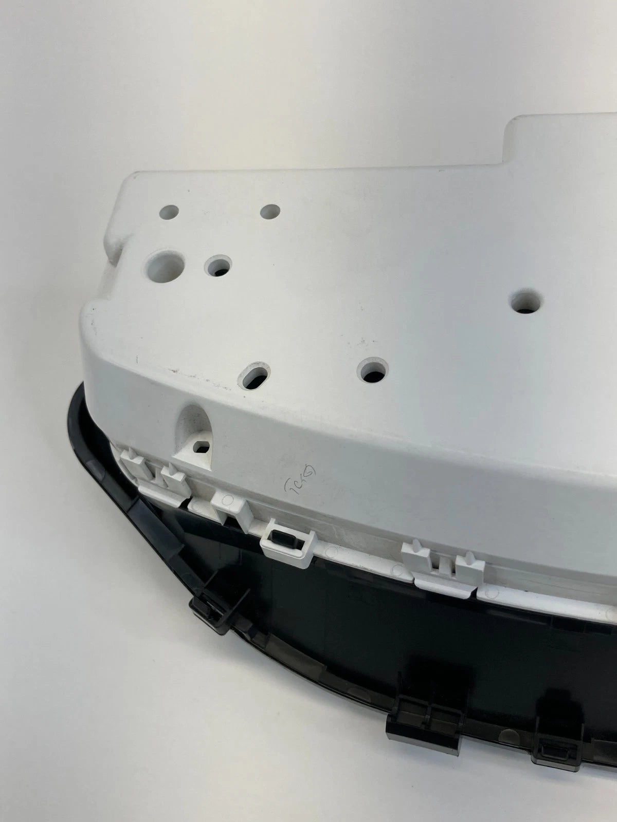 09 10 TOYOTA YARIS M/T HATCHBACK INSTRUMENT CLUSTER SPEEDOMETER GAUGES 13.974 M