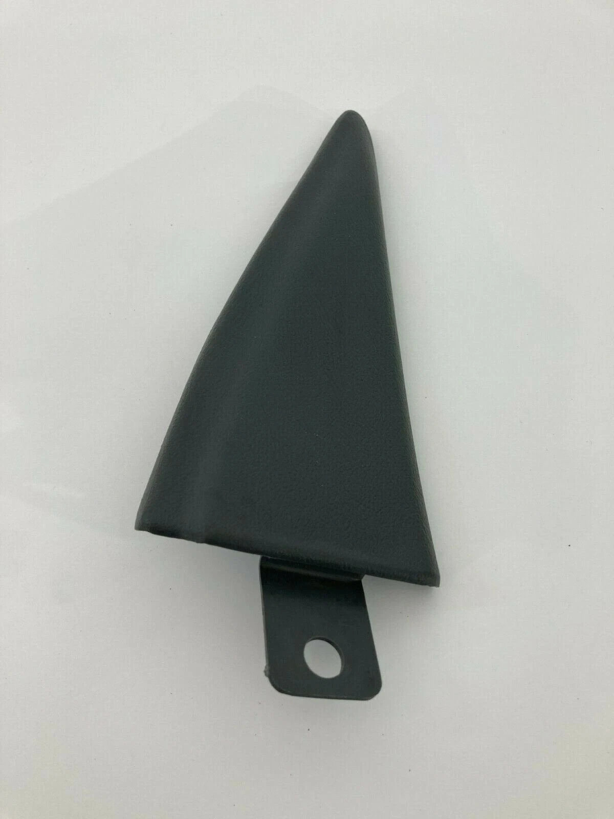 2000-2005 CHEVROLET IMPALA REAR LEFT SIDE DOOR INNER CORNER COVER TRIM 10447252