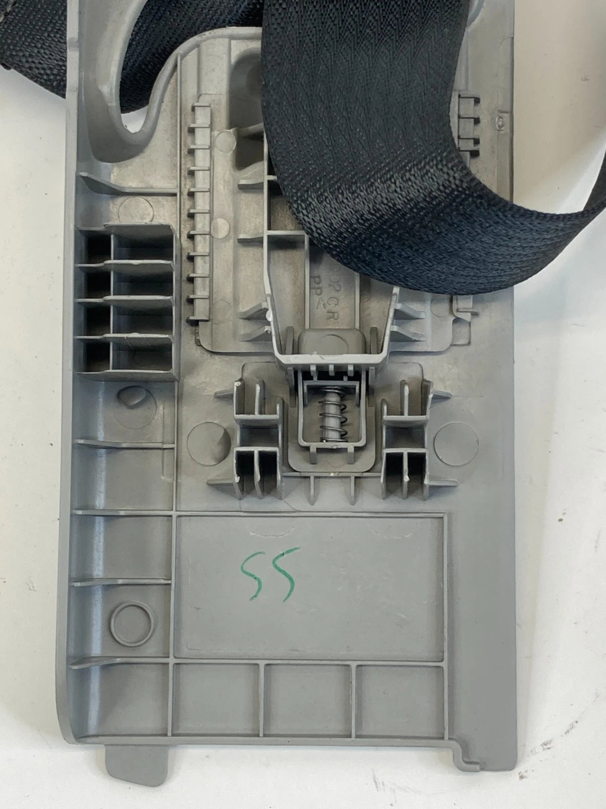 11-16 CHEVROLET CRUZE FRONT RIGHT SIDE SEAT BELT RETRACTOR & TENSIONER 15903263