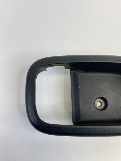 06-11 HYUNDAI ACCENT FRONT RIGHT INNER DOOR HANDLE COVER BEZEL TRIM 82621-1E001
