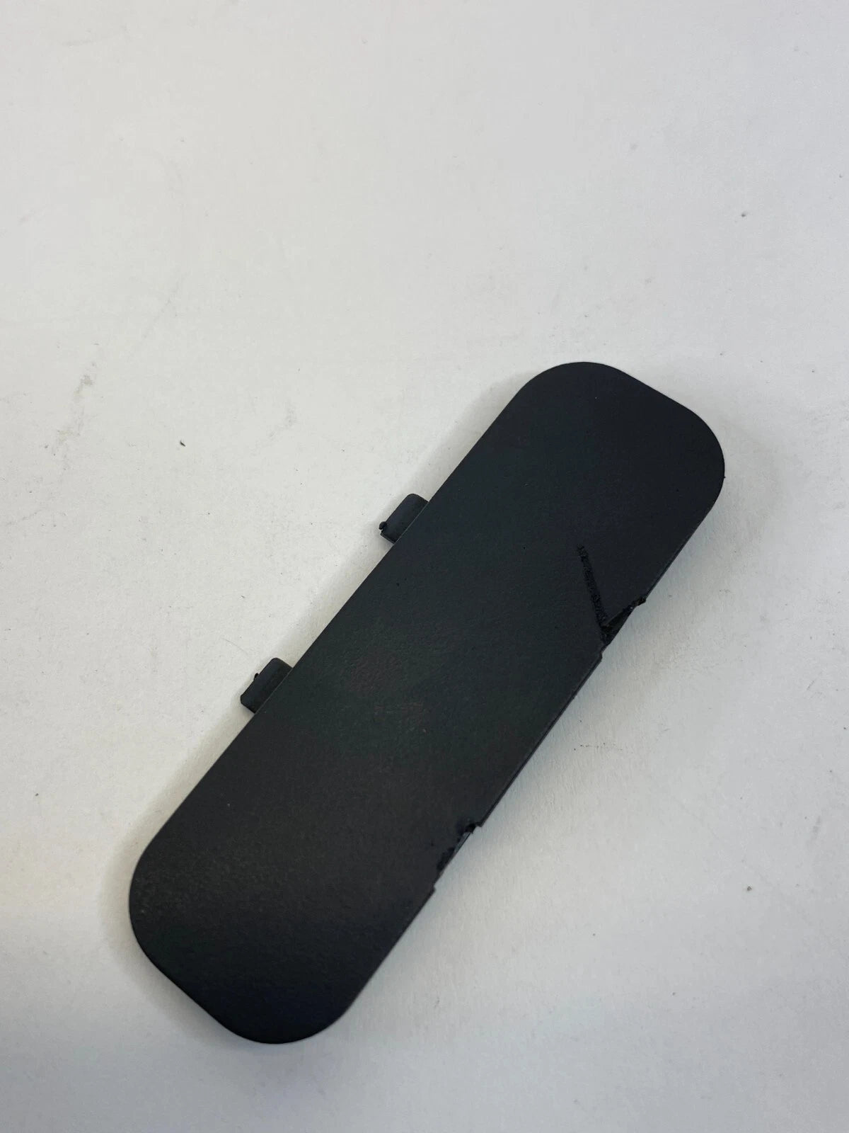 2004-2006 KIA SPECTRA FRONT LEFT DRIVER INSIDE DOOR HANDLE SCREW COVER BLACK OEM