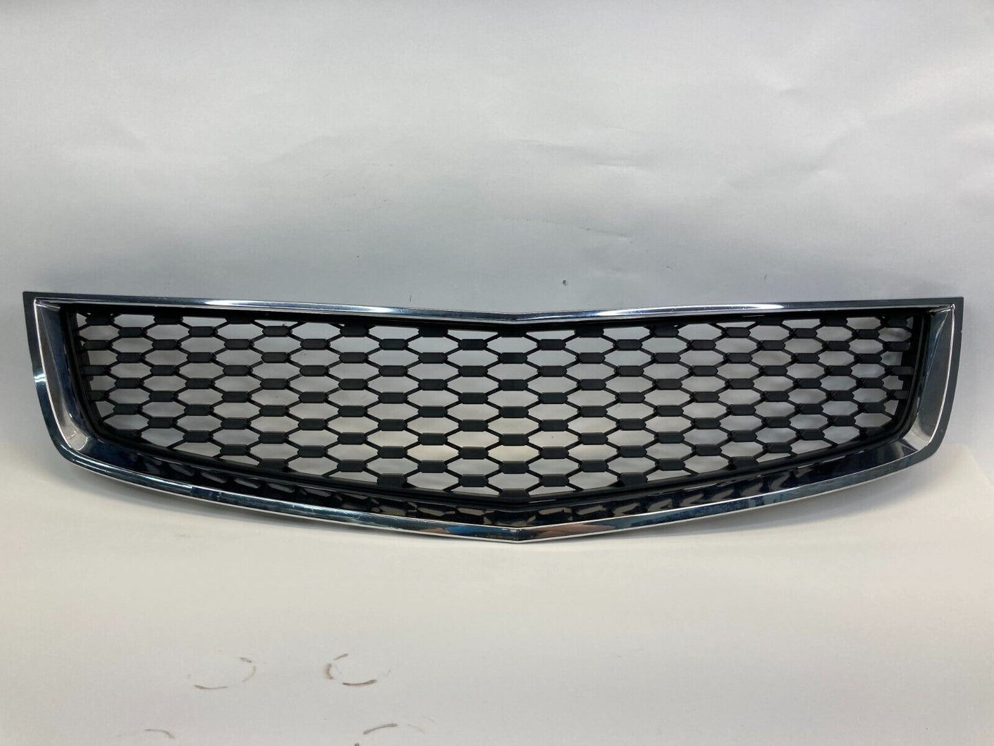 2010-2015 Chevrolet Equinox Front Bumper Lower Center Grill Grille 25798748 OEM