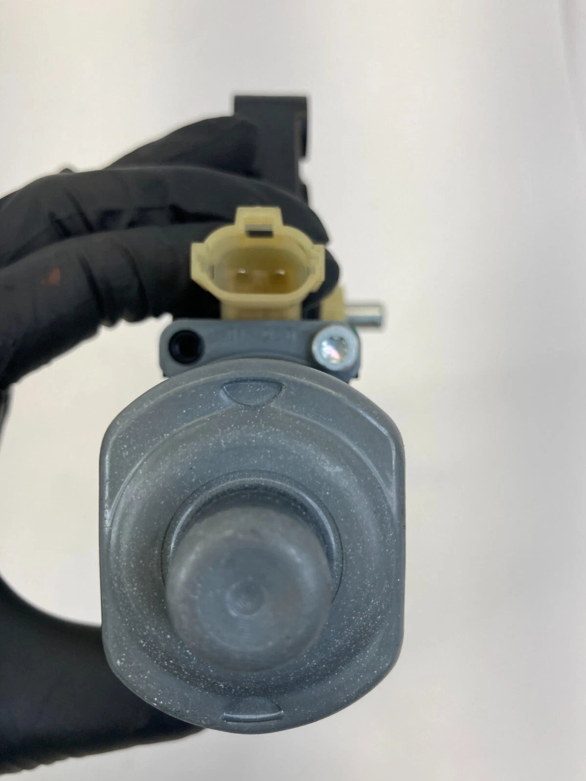 2011-2014 HYUNDAI SONATA SEDAN REAR RIGHT SIDE DOOR WINDOW MOTOR 83460-3Q000 OEM