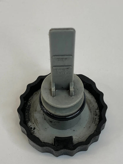 2005-2010 CHRYSLER 300 POWER STEERING FLUID RESERVOIR BOTTLE TANK COVER CAP OEM