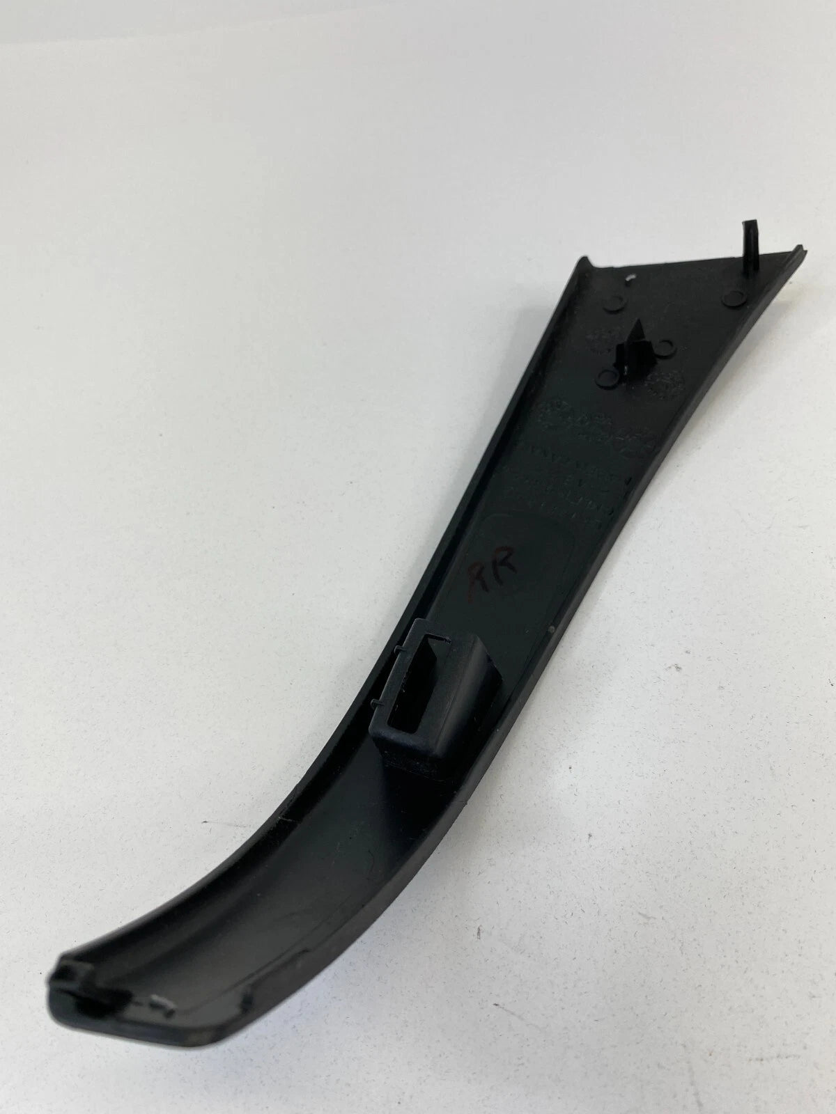 2009-2012 CHEVROLET TRAVERSE REAR RIGHT INNER DOOR PULL HANDLE COVER 15948057