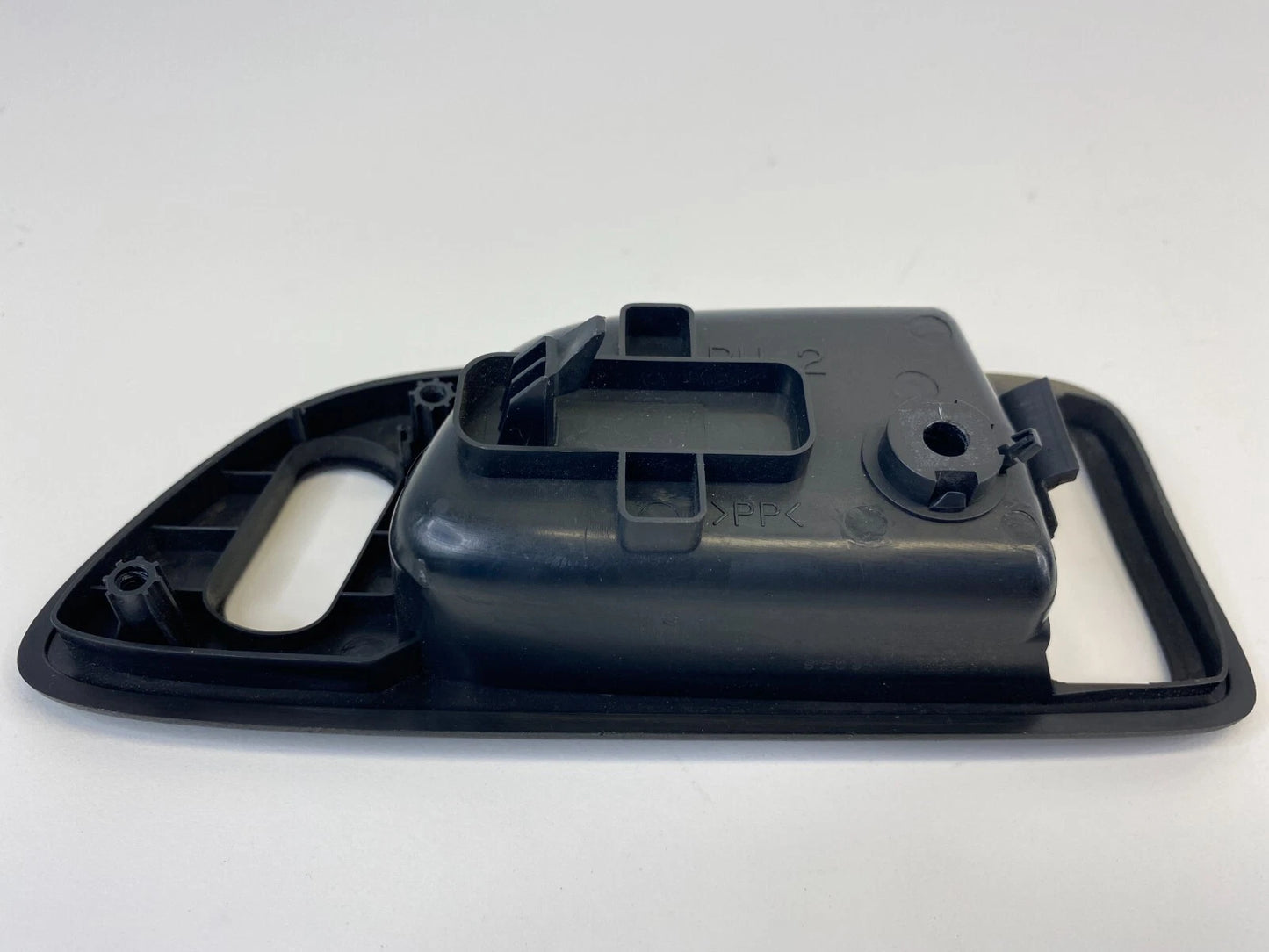 2003-2009 MAZDA 3 MAZDA3 HATCHBACK 5-DR FRONT RIGHT SIDE DOOR HANDLE COVER BEZEL