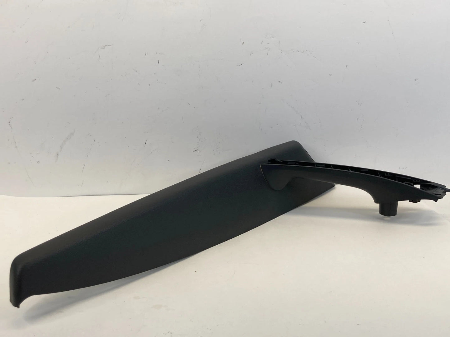 2010-2013 MAZDA 3 FRONT RIGHT PASSENGER DOOR ARMREST GRAB HANDLE OEM BBM4-69-371