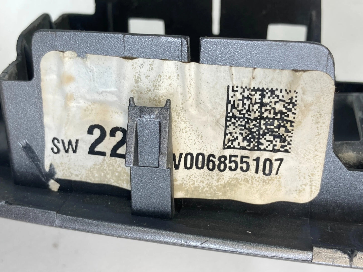 2013-2015 CHEVROLET MALIBU REAR RIGHT DOOR WINDOW SWITCH BEZEL TRIM 20829111 OEM