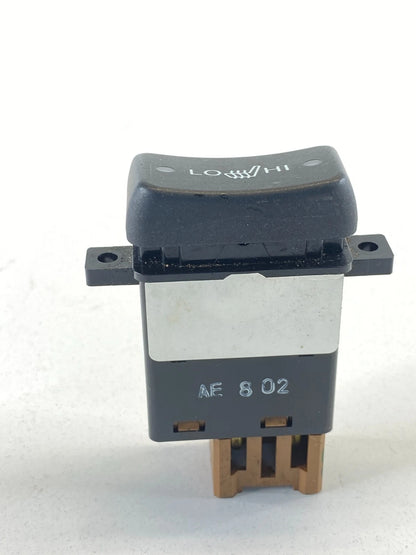 2004-2008 ACURA TL CONSOLE RIGHT PASENGER SIDE HEATER SEAT CONTROL SWITCH M22831
