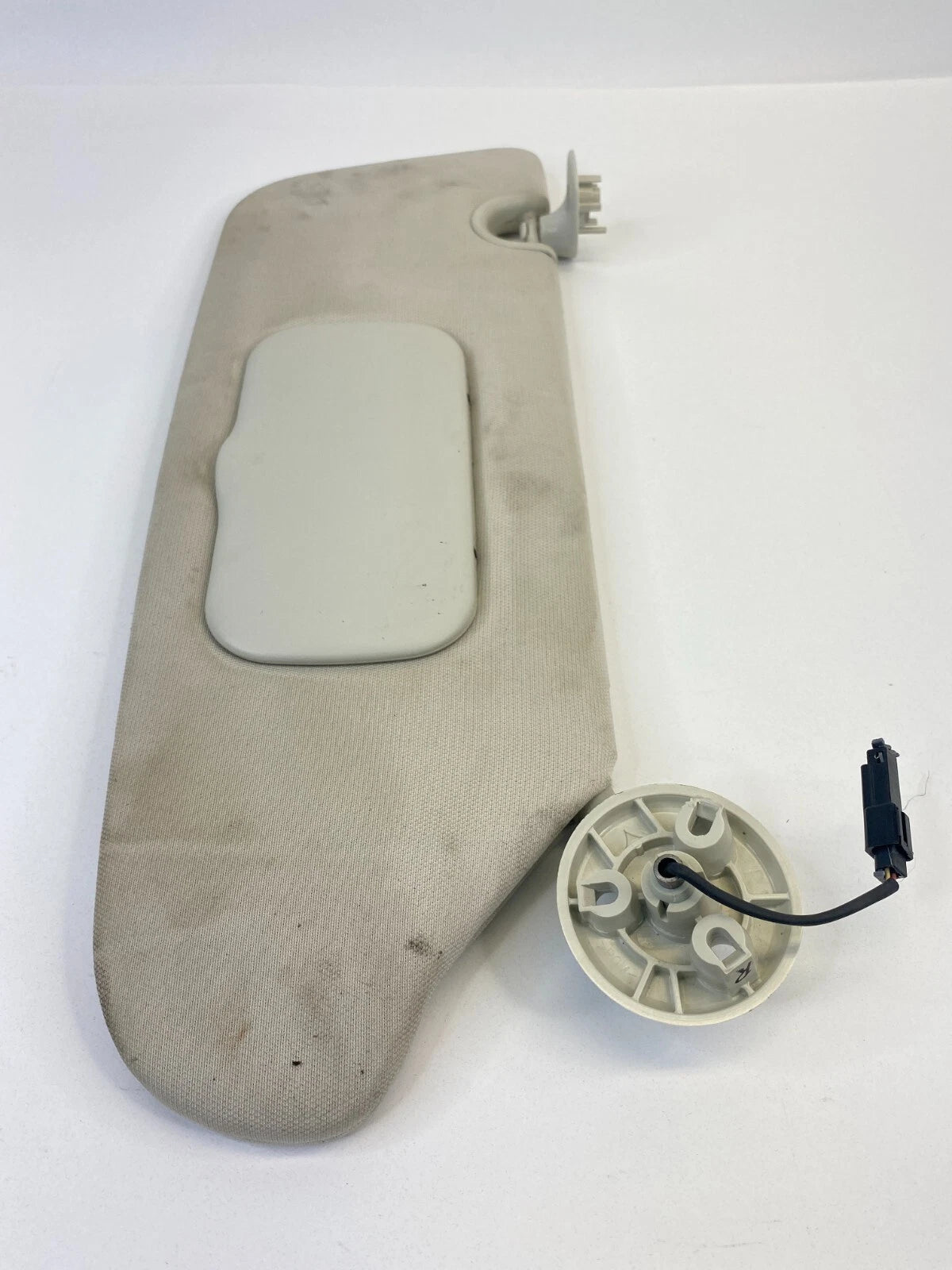 08-10 Town & Country Grand Caravan Right Passenger Sunvisor Sun Visor w/ Light