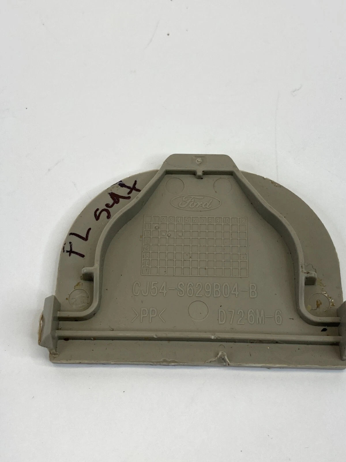 13-19 FORD ESCAPE FRONT LEFT SEAT TRACK COVER CAP INSERT TRIM CJ54-S629B04-B OEM
