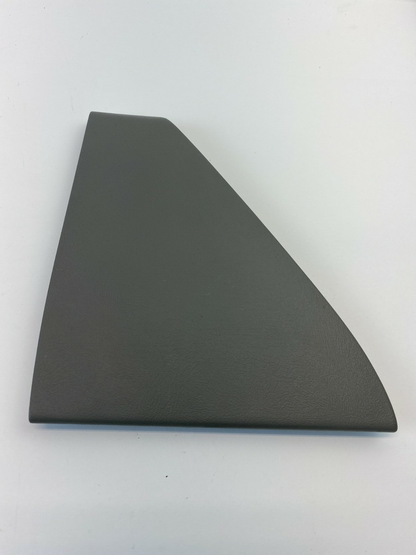 00-06 Chevrolet Tahoe Front Right Passenger Side Dash End Cover Trim 15761835