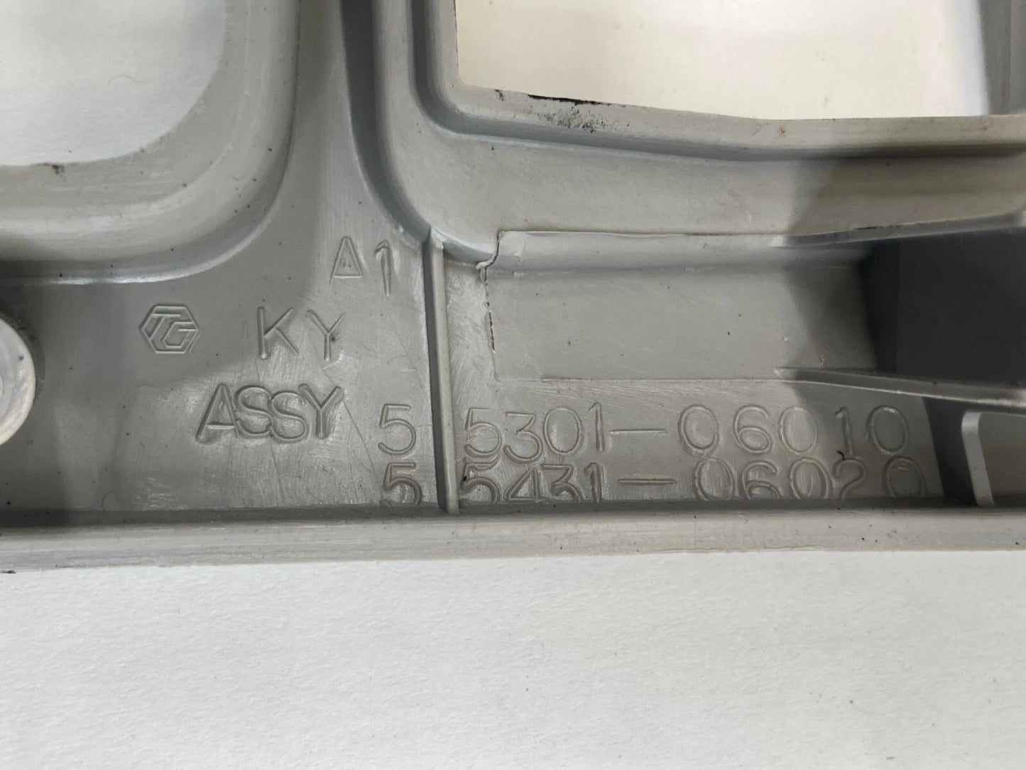 07-11 TOYOTA CAMRY DASH LEFT DRIVER COIN TRAY PANEL COMPARTMENT BEZEL 5530106010