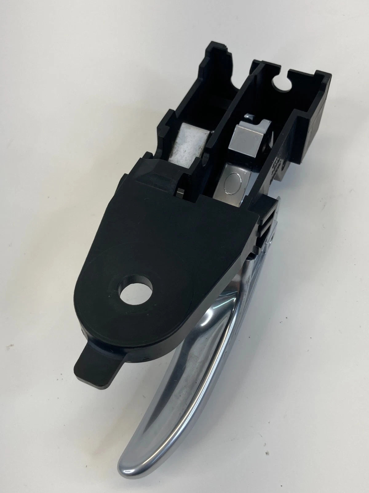 2015-2017 CHRYSLER 200 INTERIOR DOOR HANDLE REAR LEFT DRIVER OEM 3038088