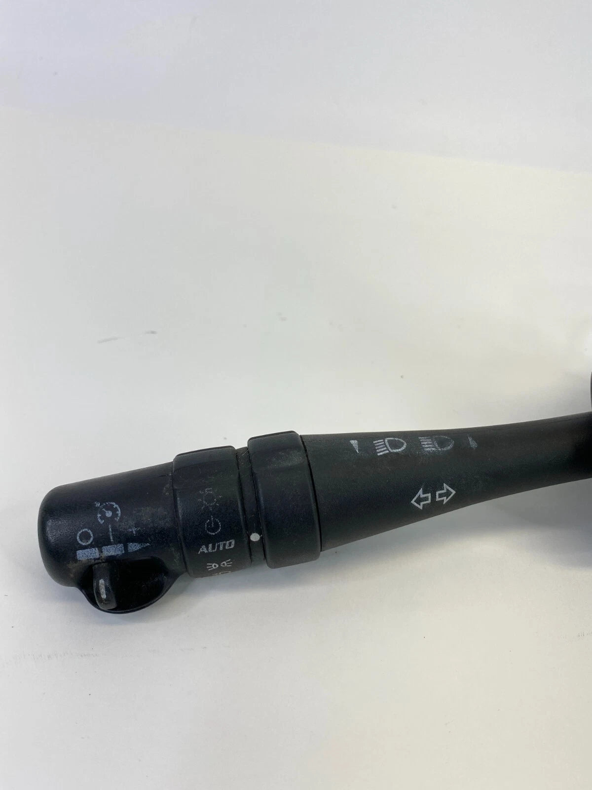 2006-2008 PONTIAC GRAND PRIX TURN SIGNAL HEADLIGHT AND CRUISE CONTROL SWITCH