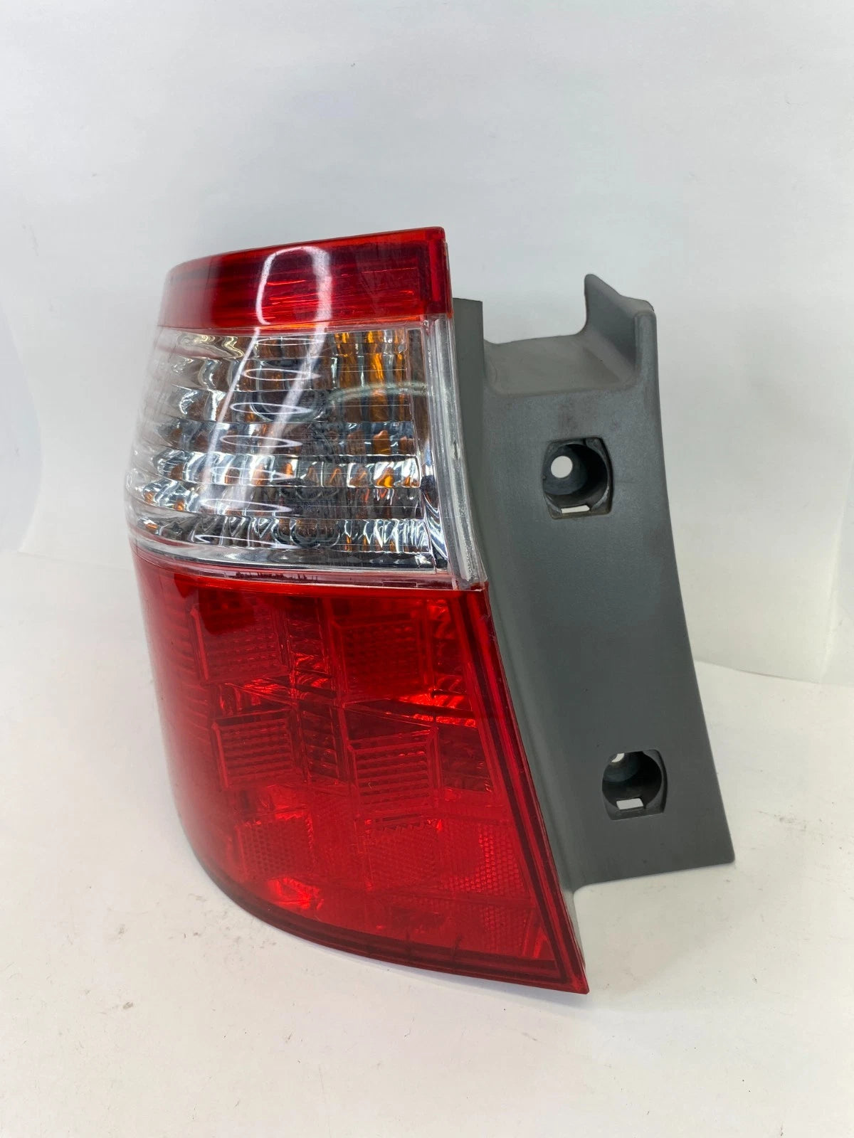 05-07 HONDA ODYSSEY LEFT DRIVER TAILLIGHT OUTER TAILLIGHT HD478-U000L EAGLE EYES