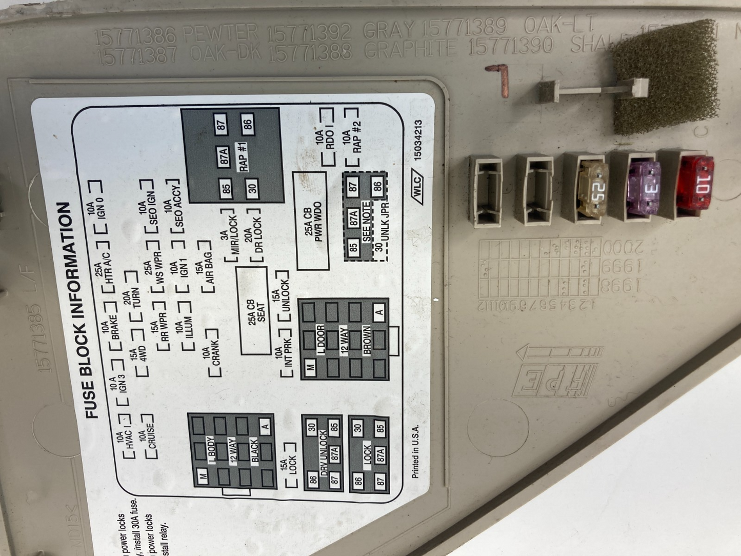 2000-2006 GMC Yukon Tahoe Left Dash End Cap Interior Fuse Box Cover 15771385
