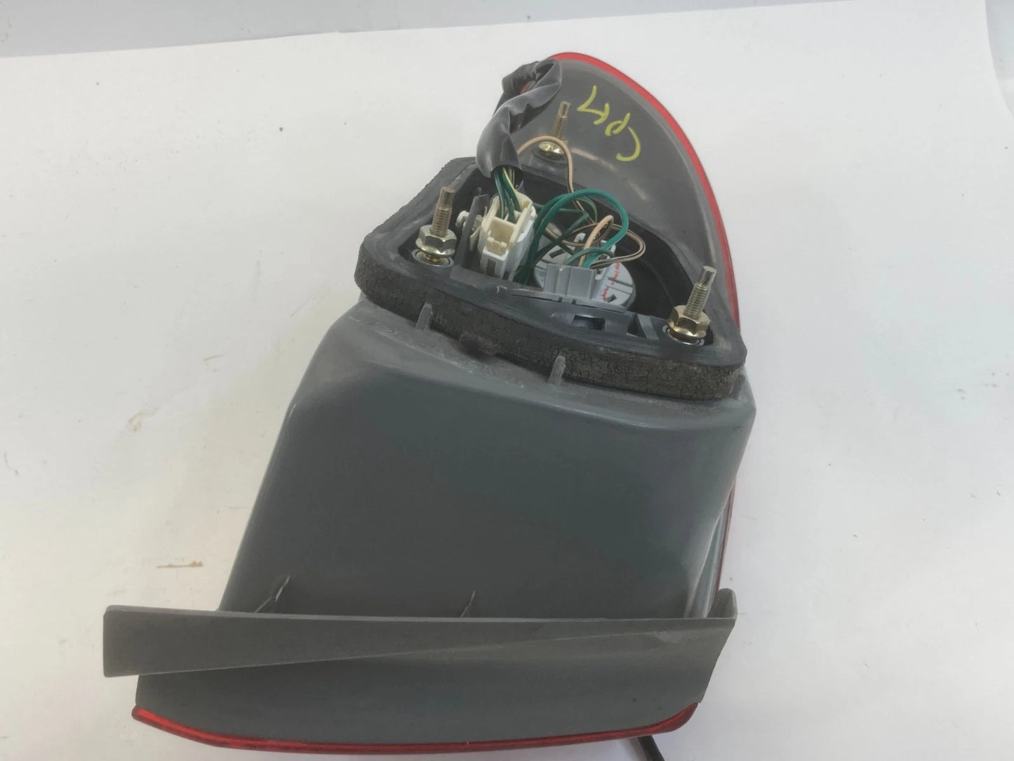 1998-2002 TOYOTA COROLLA REAR RIGHT PASSENGER OUTER TAIL LIGHT BRAKE LAMP OEM