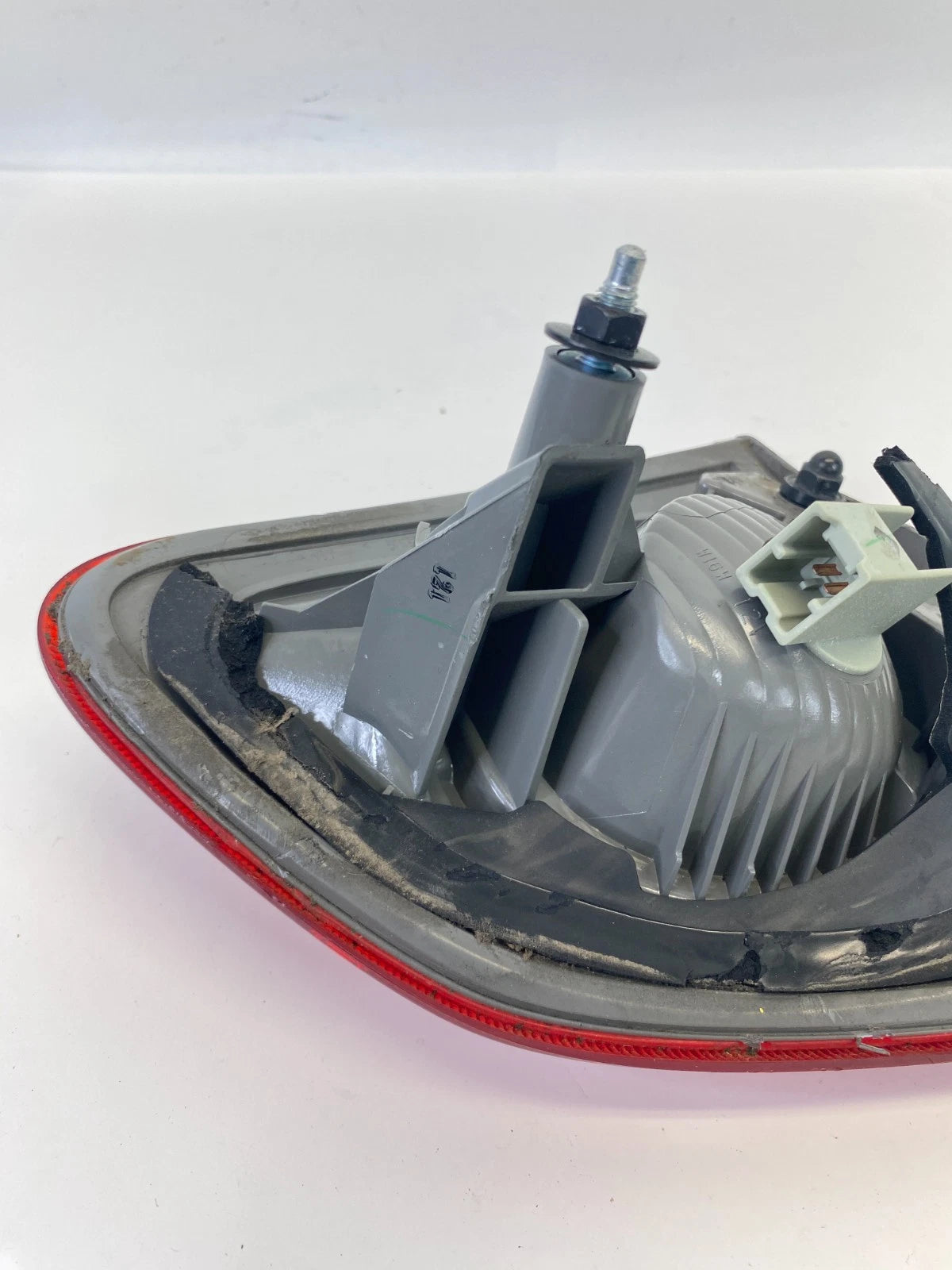 2008-2013 NISSAN ROGUE RIGHT PASSENGER TRUNK LID INNER TAIL LAMP TAILLIGHT