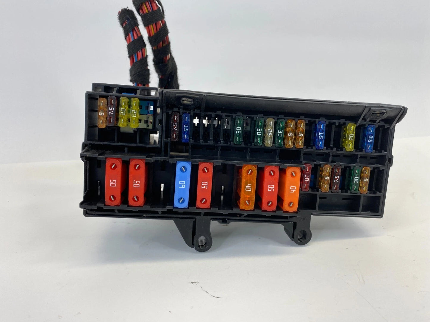 02-05 BMW 745I 745LI DASH RIGHT SIDE FUSE RELAY POWER DISTRIBUTION BOX 69005820