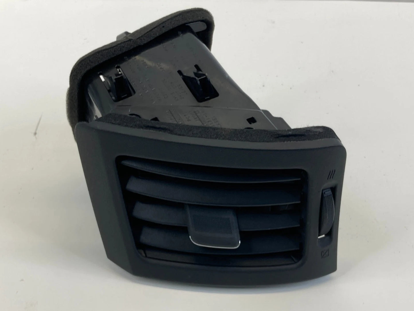 2008-2013 INFINITI G37 DASH FRONT LEFT SIDE A/C AIR VENT GRILLE OUTLET DEFROSTER