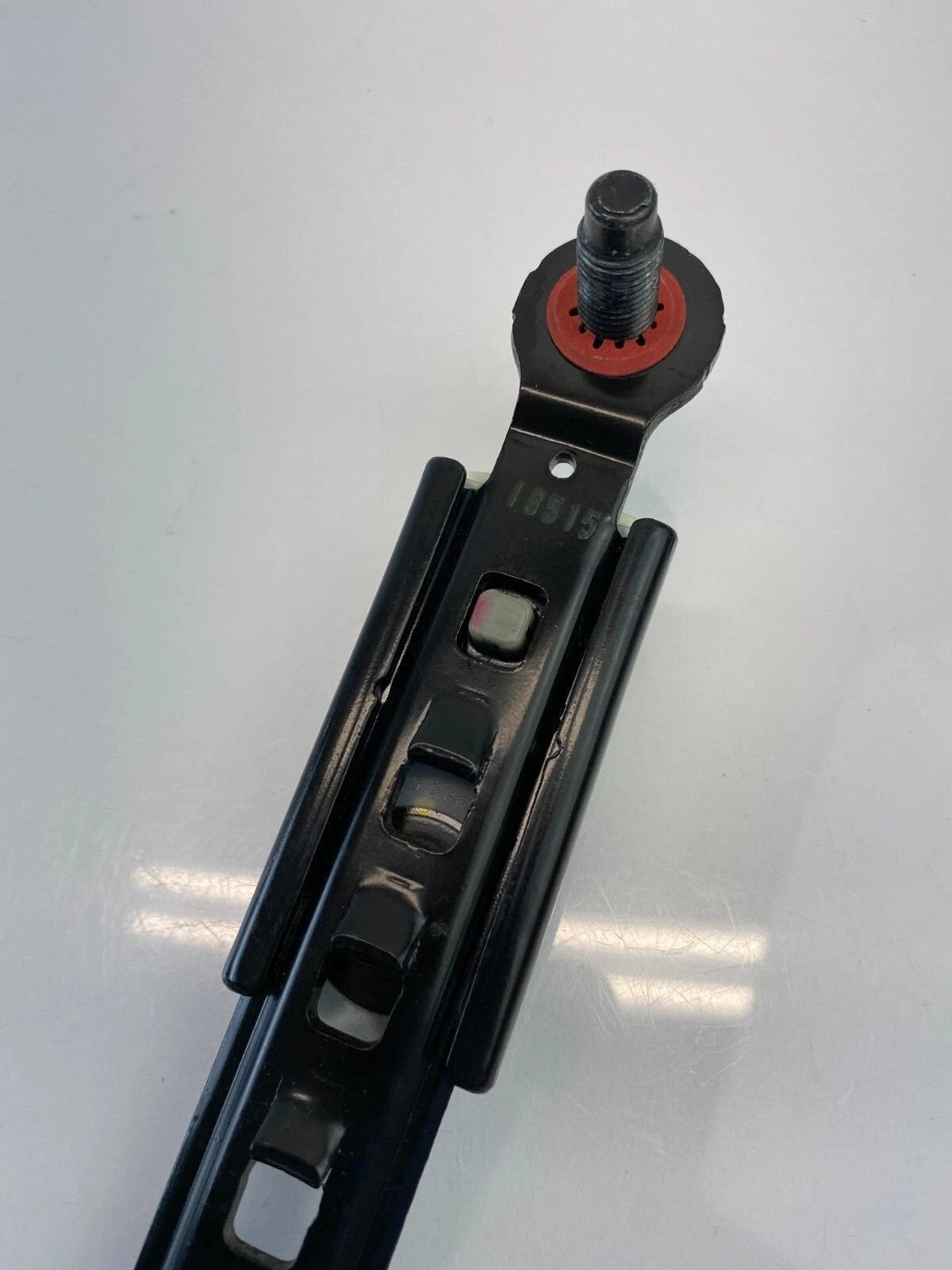 2011-2016 HYUNDAI ELANTRA FRONT SEAT BELT HEIGHT ADJUSTER BRACKET 130502BK OEM