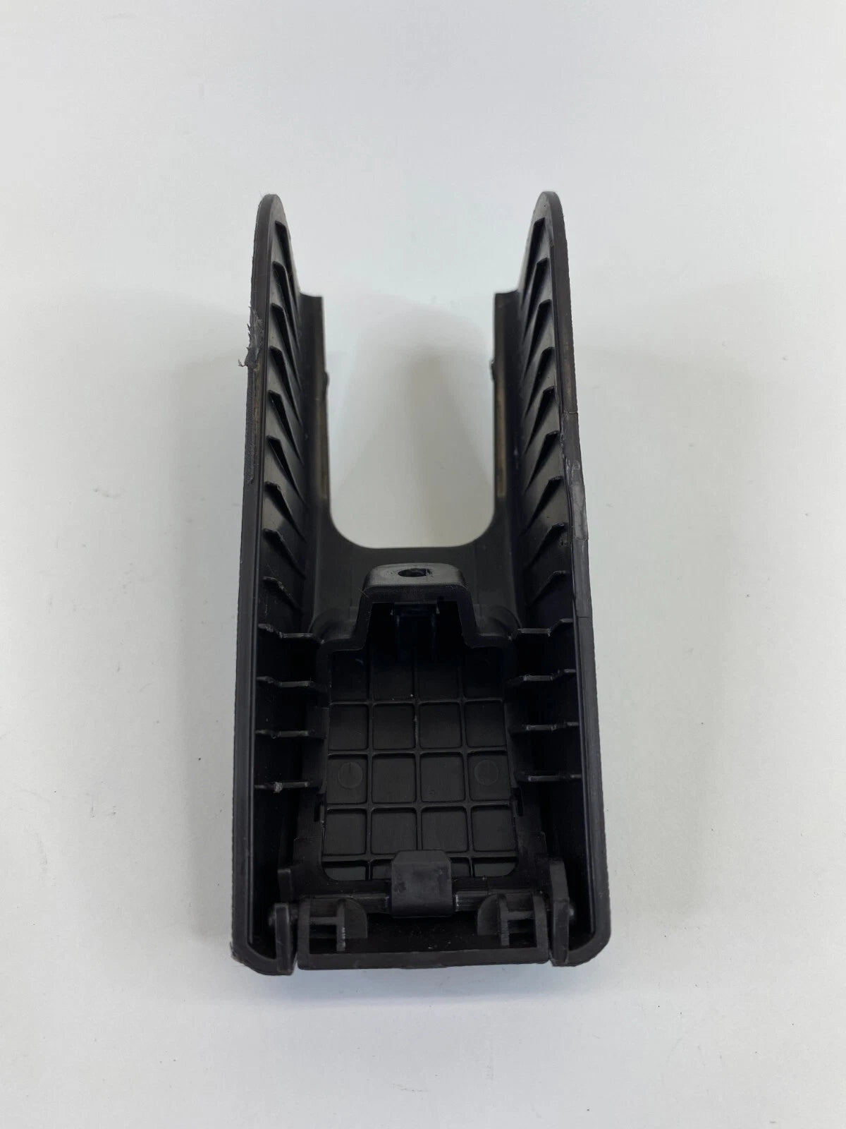2010-2015 HYUNDAI TUCSON LEFT DRIVER SEAT BEZEL COVER TRIM CAP PANEL LH OEM