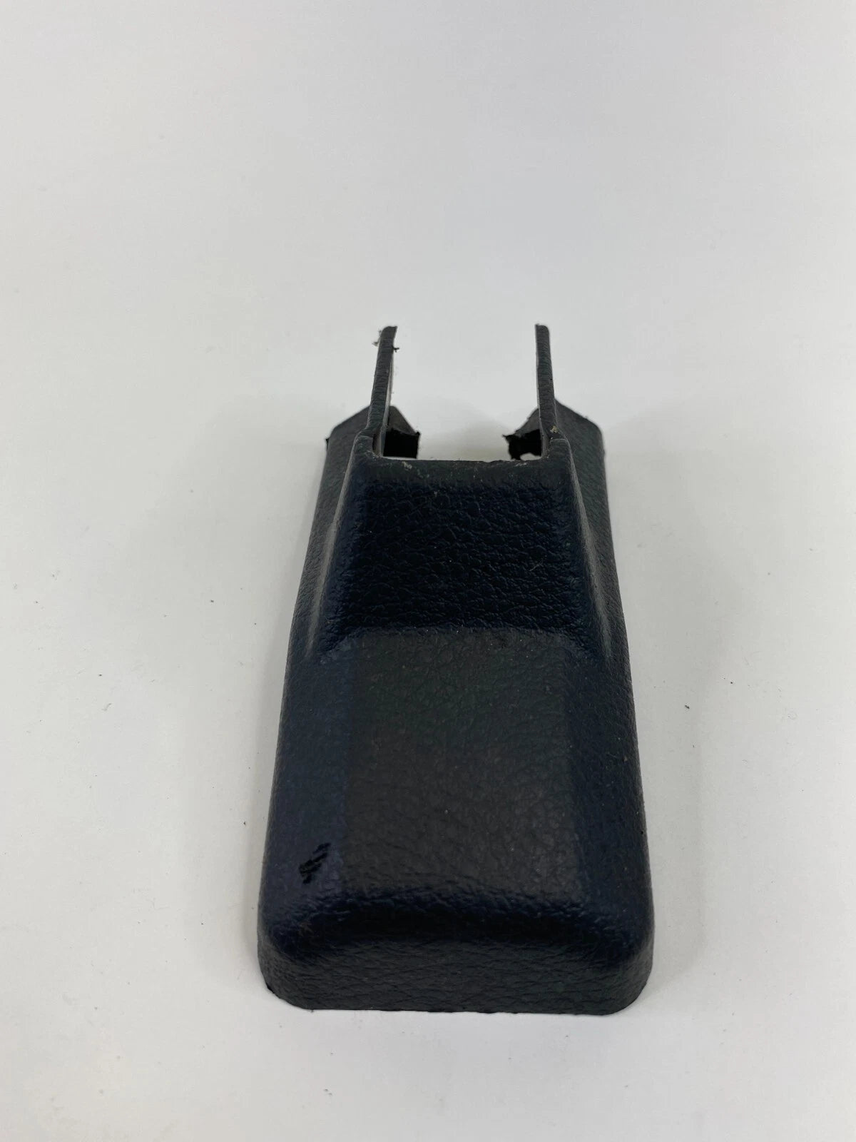 04-08 NISSAN MAXIMA FRONT RIGHT SEAT FRONT LEFT SIDE TRACK END COVER 87507-7Y000