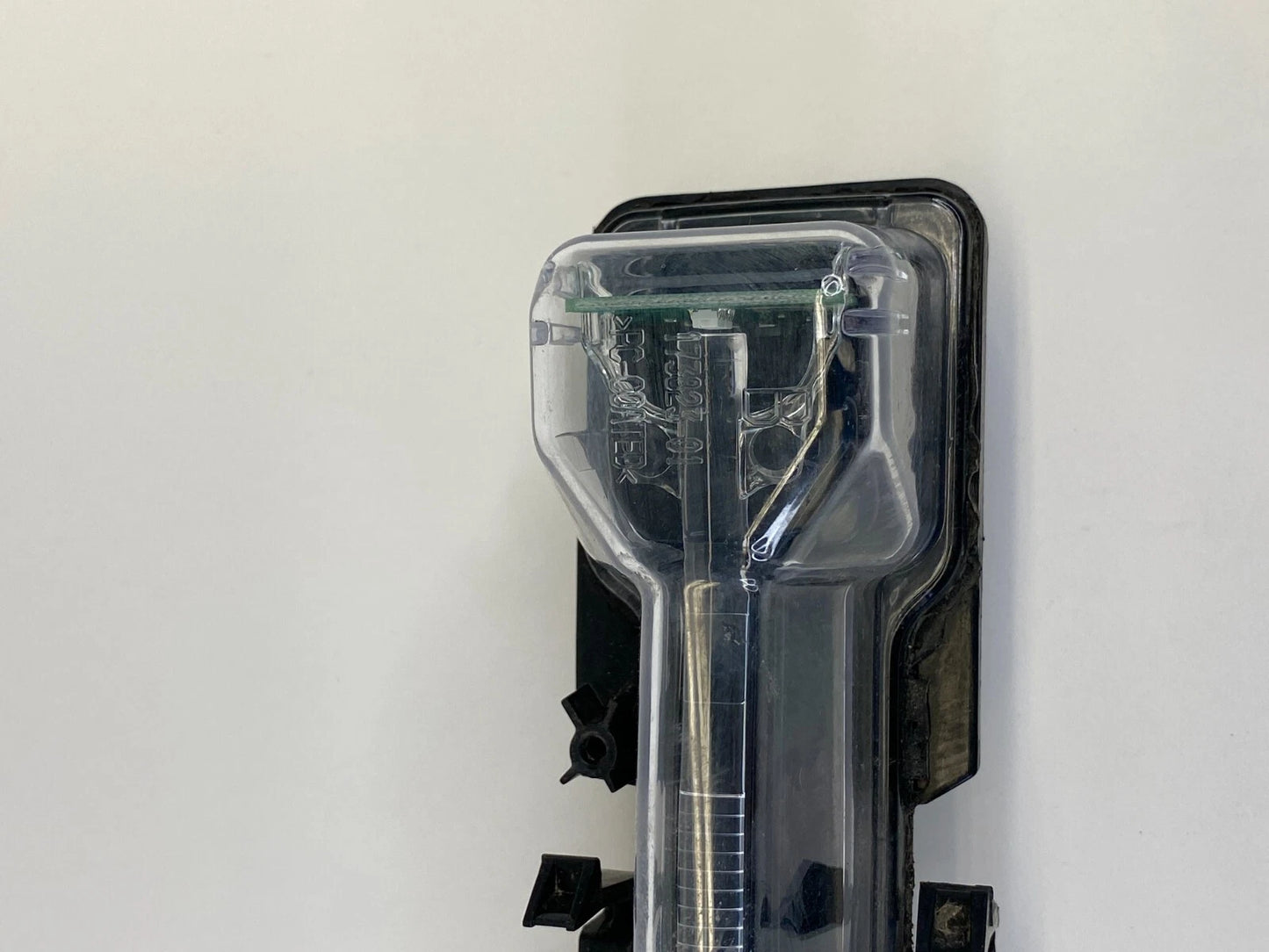 2010-2019 FORD TAURUS FRONT LEFT DRIVER TURN SIGNAL LIGHT AG13-13B221-AB OEM